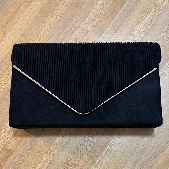 Chic Black Textured Clutch NEW - Picture 3 of 5